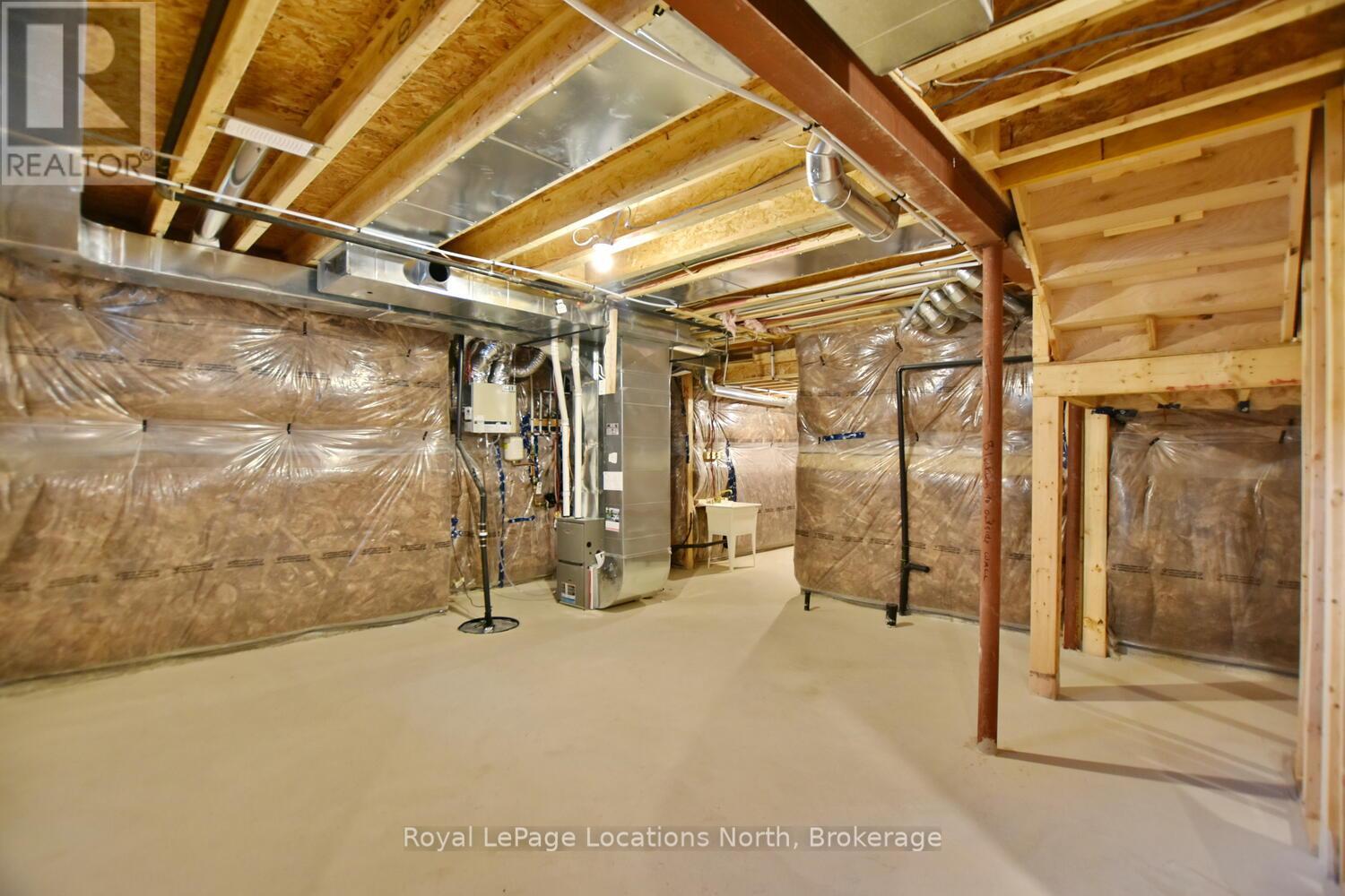 106 Stoneleigh Drive, Blue Mountains, Ontario L9Y 5J6 - Photo 44 - X12732356