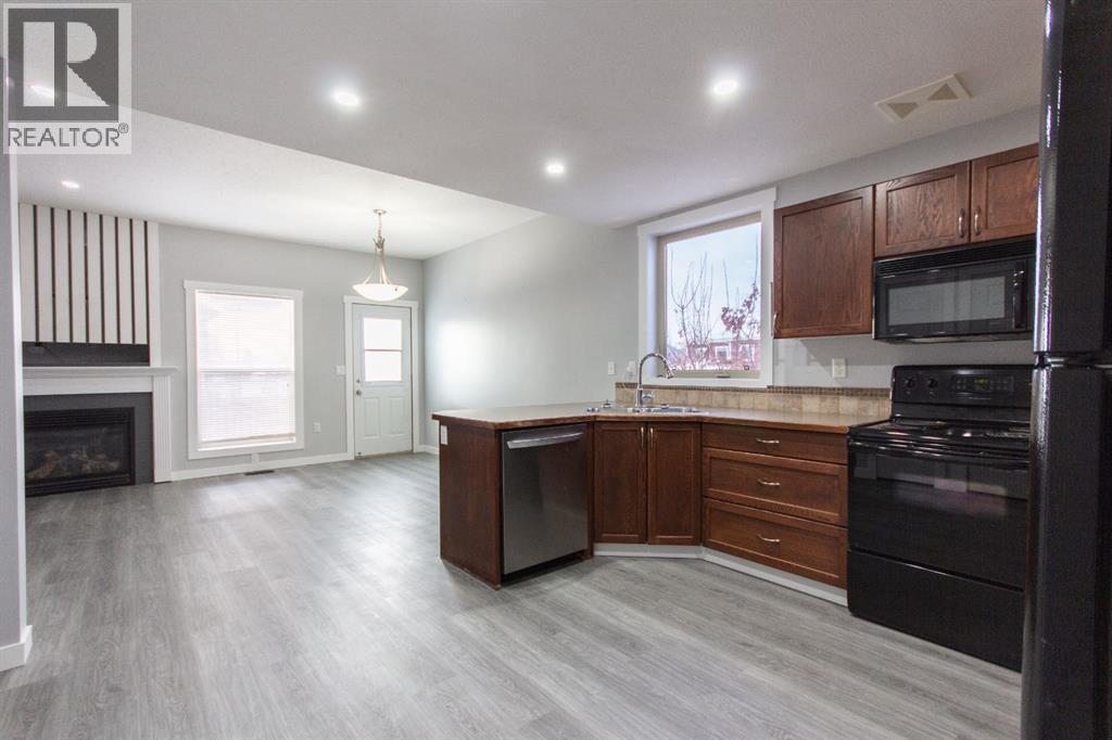 347 Addington Drive, Red Deer, Alberta  T4R 3H7 - Photo 3 - A2265967