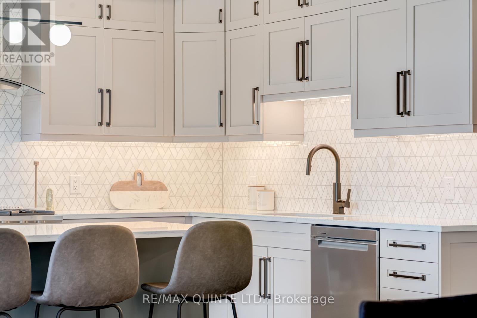 115 Villeneuve Drive, Prince Edward County (Picton Ward), Ontario  K0K 2T0 - Photo 25 - X12732326