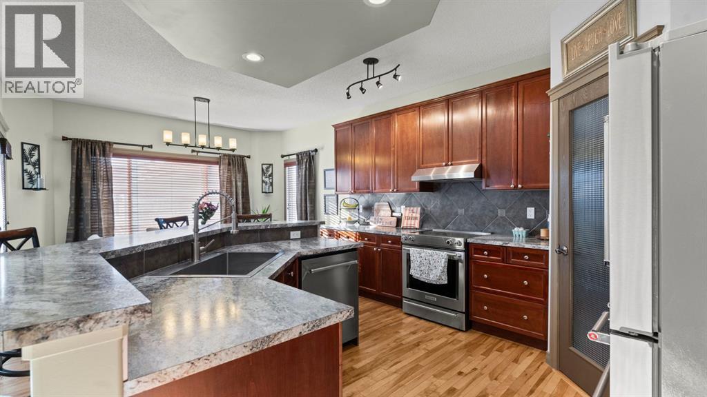 189 Rockyspring Terrace Nw, Calgary, Alberta  T3C 5Z7 - Photo 2 - A2280999