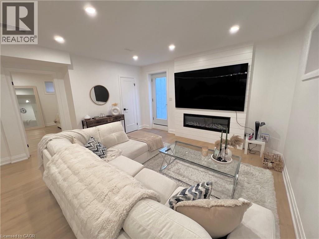 31 Colin Crescent, Hamilton, Ontario  L9A 0A1 - Photo 2 - 40800707