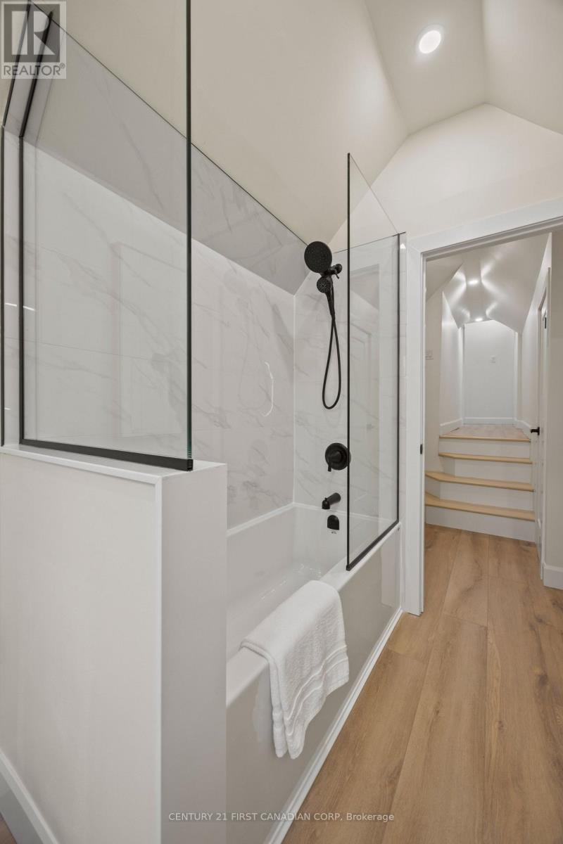 14 Euclid Avenue, London South, Ontario  N6C 1C1 - Photo 30 - X12732240