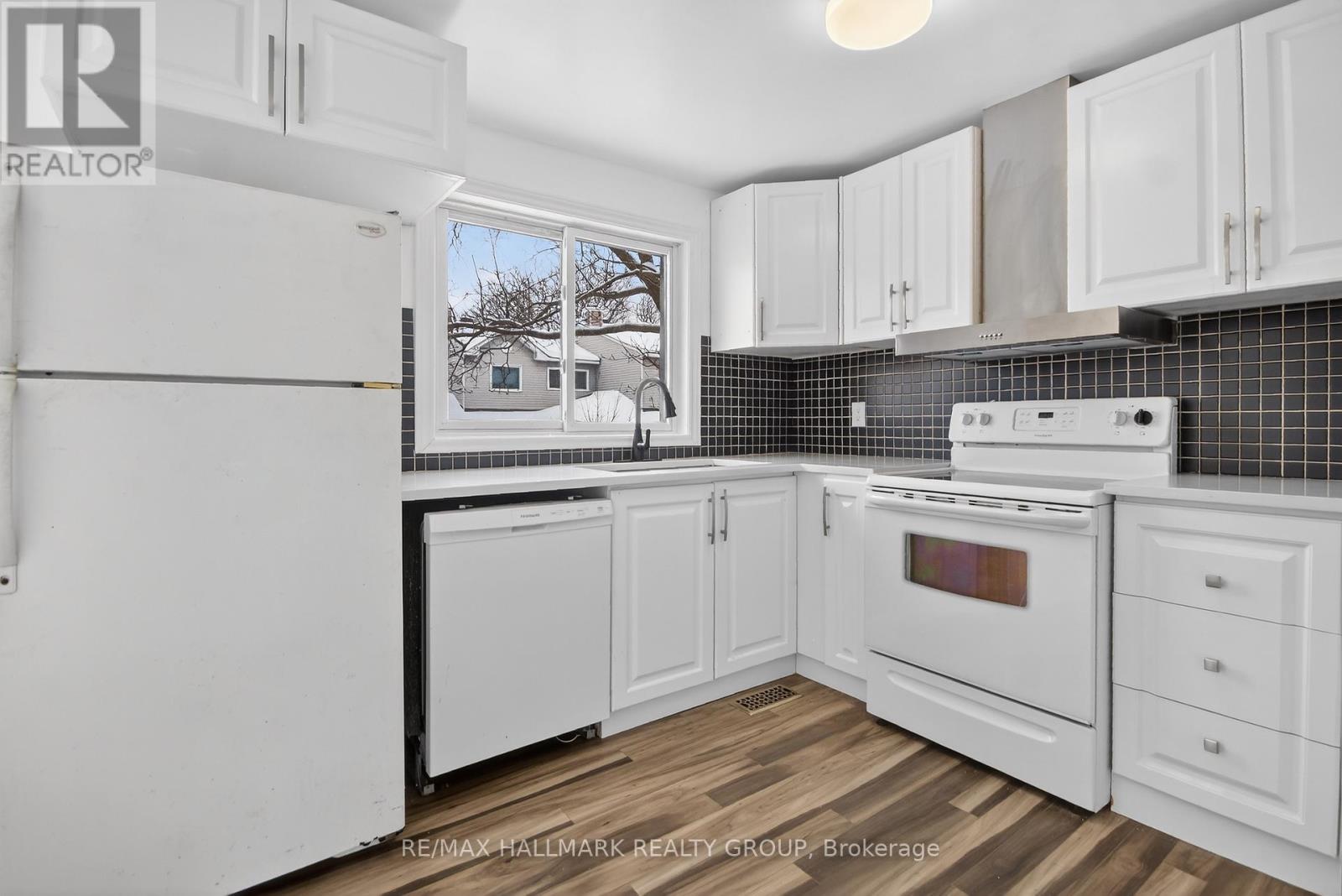 7 - 86 Esterlawn Private, Ottawa, Ontario  K2A 4C1 - Photo 13 - X12732180