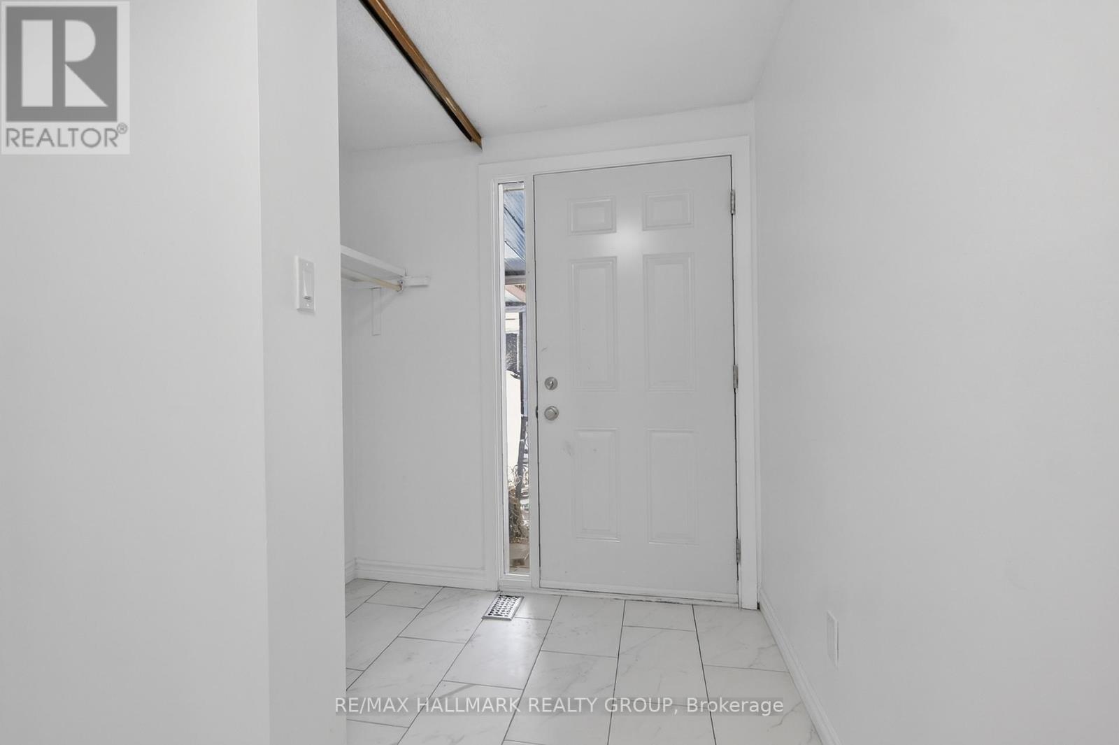 7 - 86 Esterlawn Private, Ottawa, Ontario  K2A 4C1 - Photo 6 - X12732180