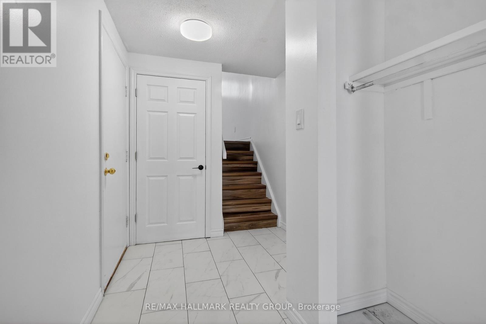 7 - 86 Esterlawn Private, Ottawa, Ontario  K2A 4C1 - Photo 8 - X12732180