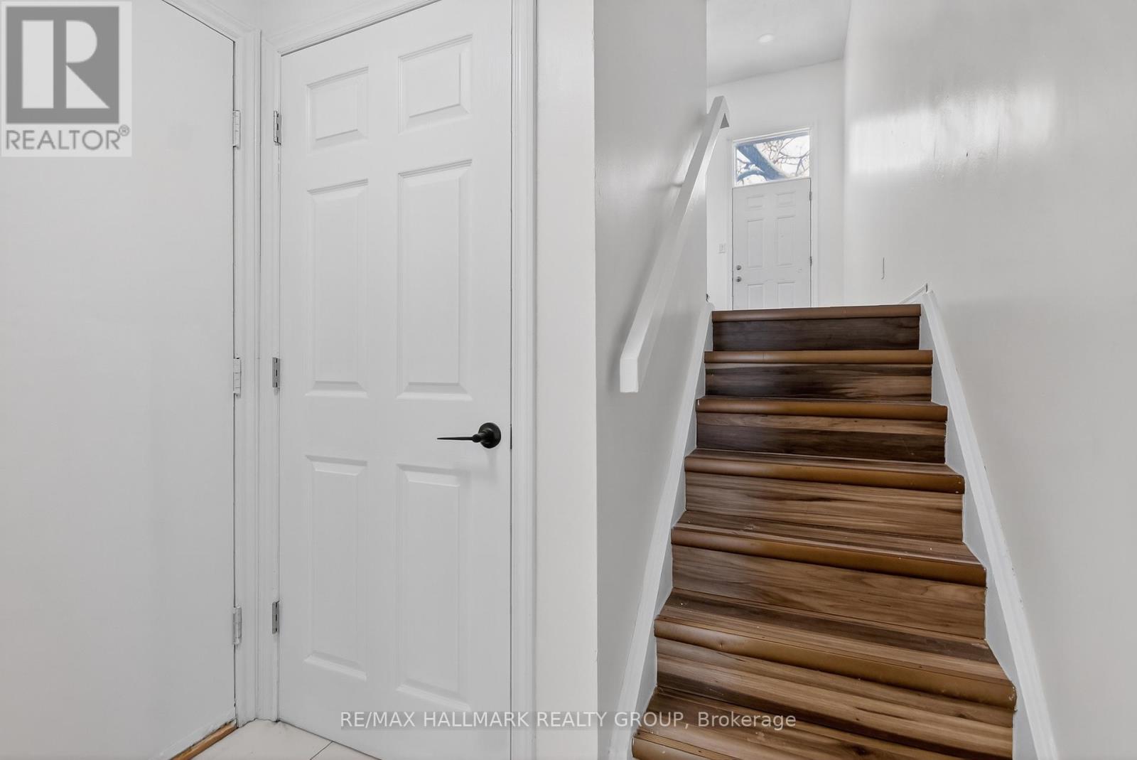 7 - 86 Esterlawn Private, Ottawa, Ontario  K2A 4C1 - Photo 9 - X12732180