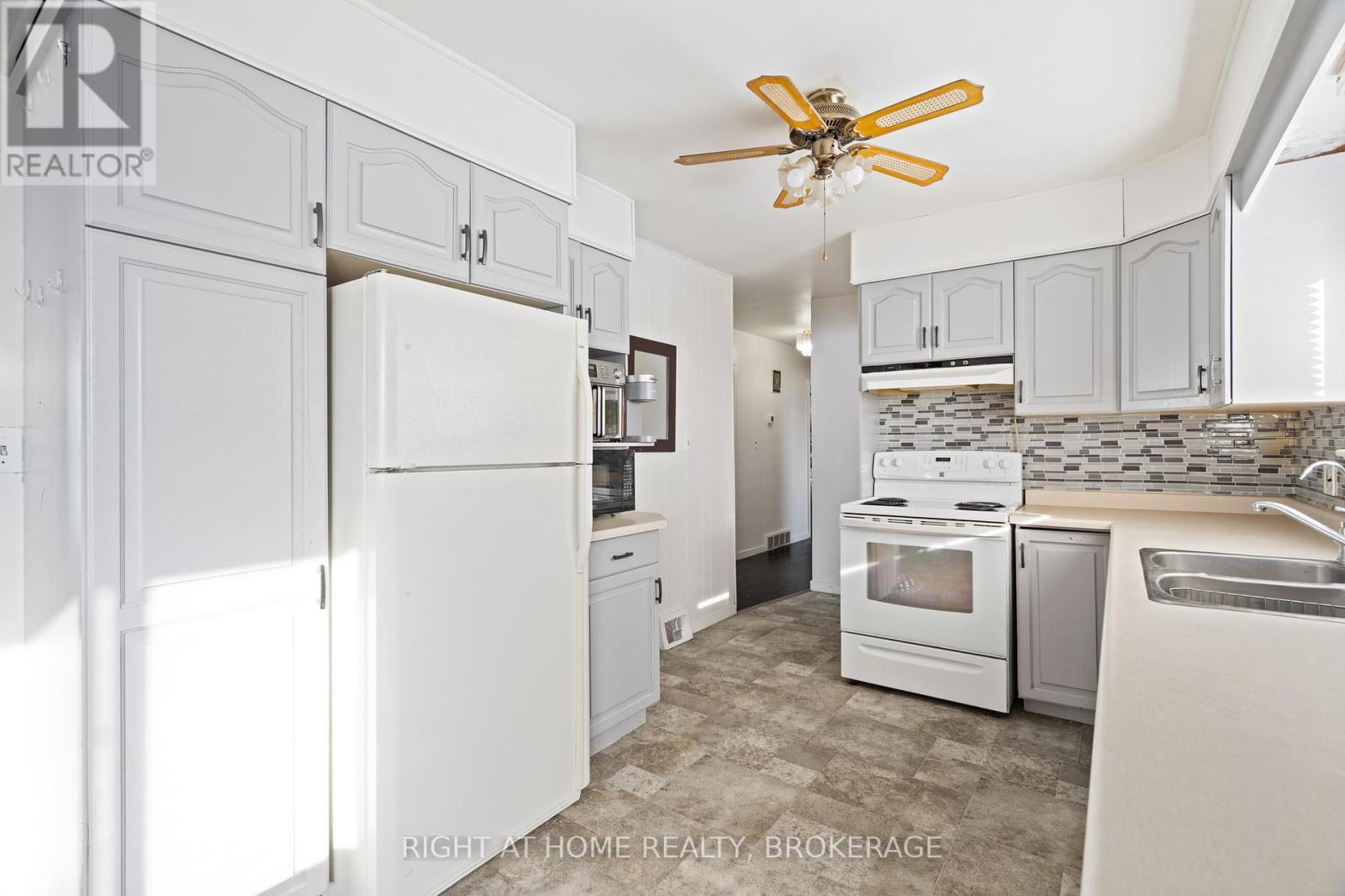 105 Glenwood Parkway, Welland, Ontario  L3B 5M7 - Photo 8 - X12732178