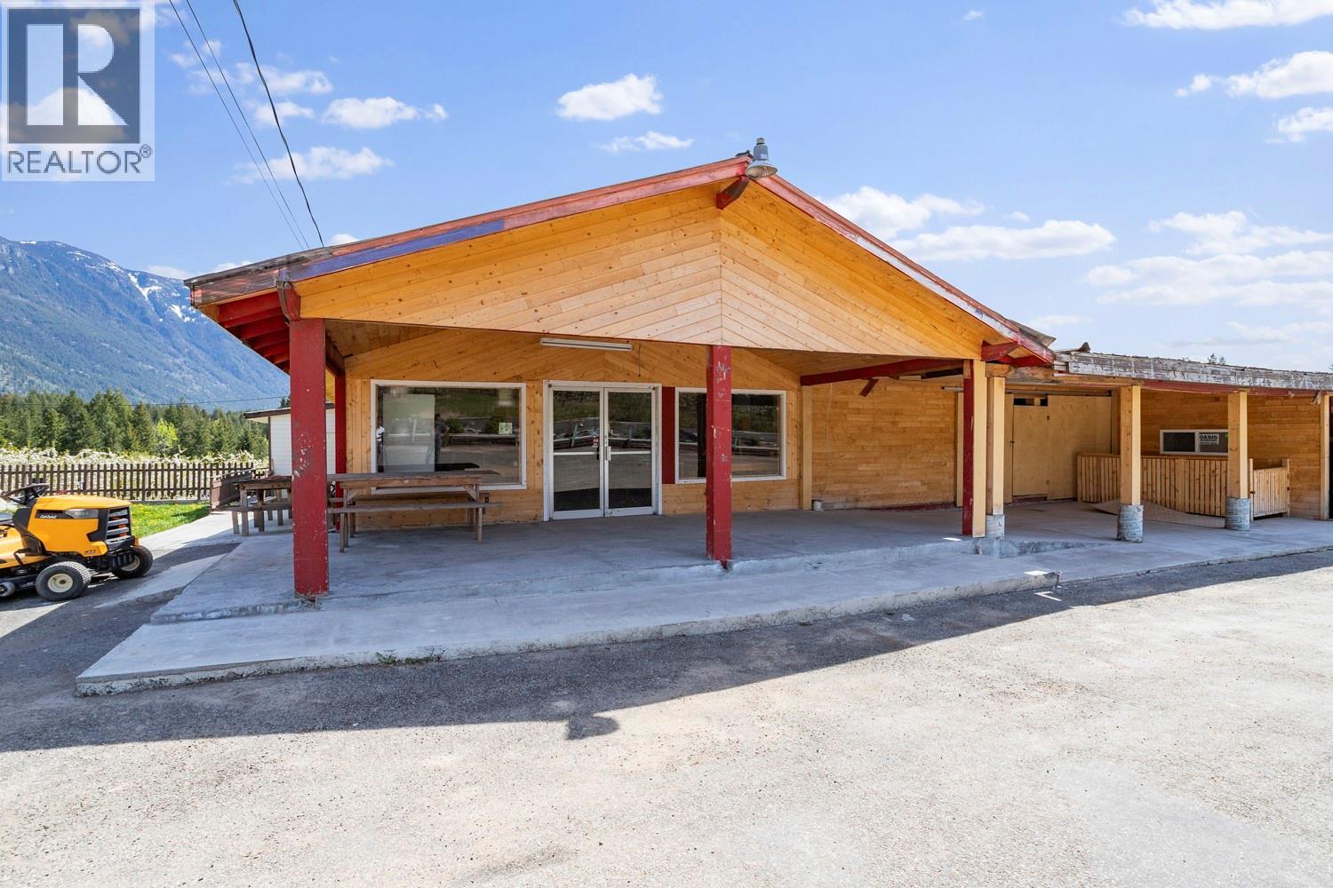 3851 3 Highway, Erickson, British Columbia V0B 1G0 - Photo 17 - 10372935