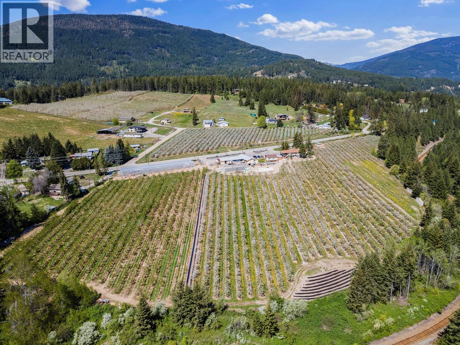 3851 3 Highway, Erickson, British Columbia V0B 1G0 - Photo 4 - 10372935