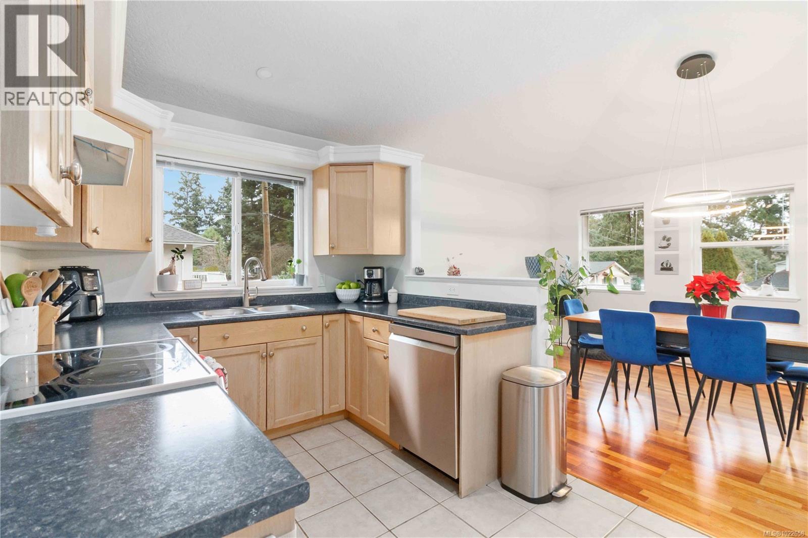 A 3037 Pickford Rd, Colwood, British Columbia  V9B 2L3 - Photo 10 - 1022658