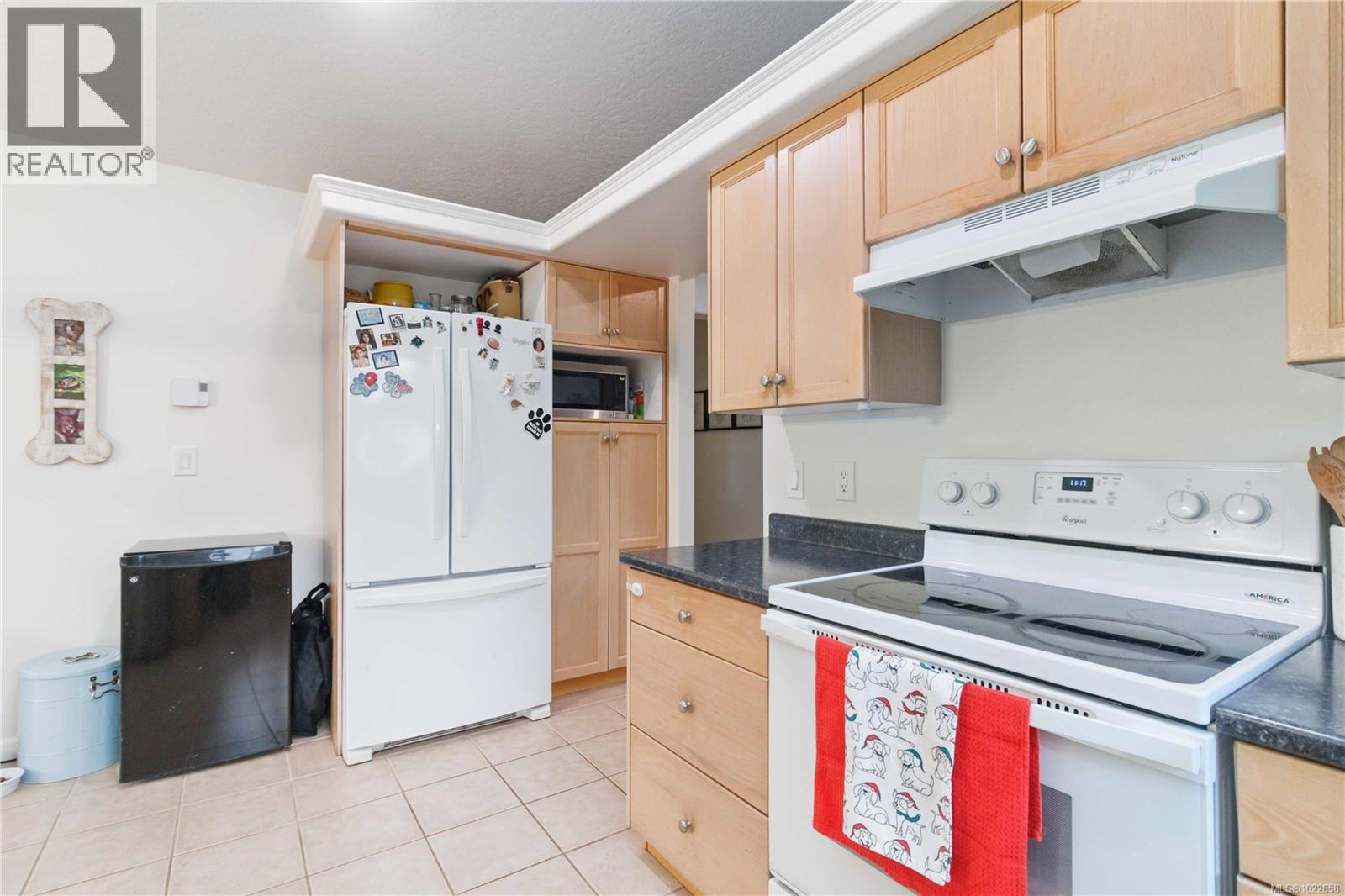 A 3037 Pickford Rd, Colwood, British Columbia  V9B 2L3 - Photo 13 - 1022658