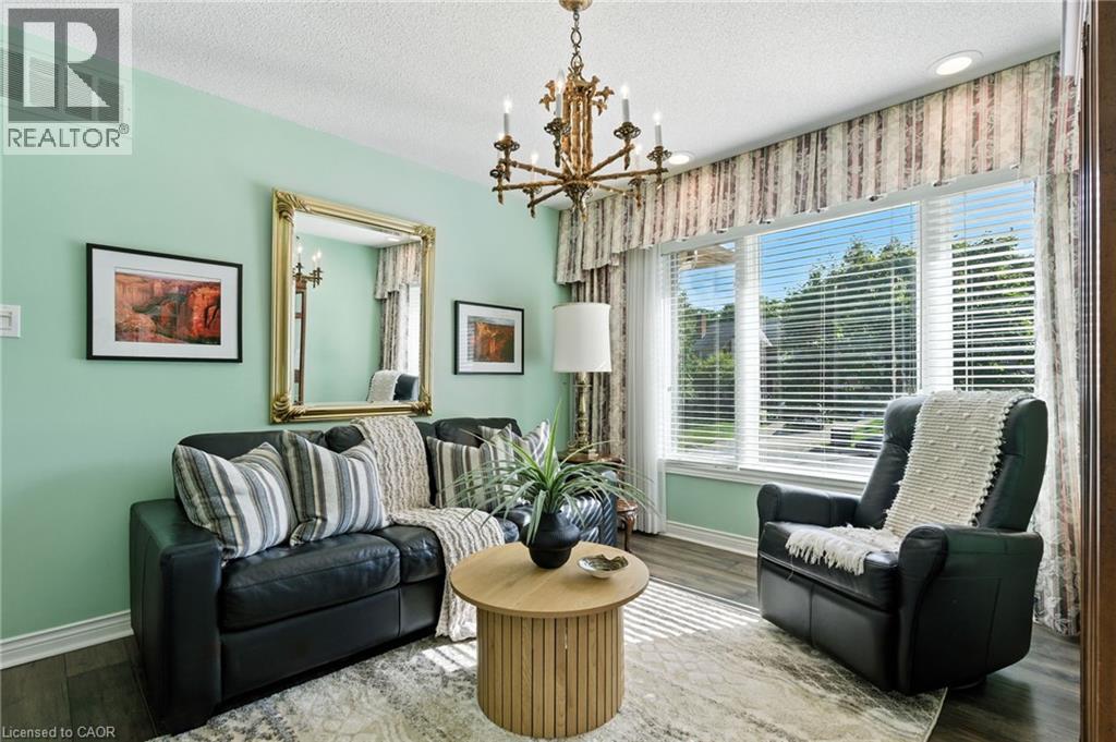 1104 Crofton Way, Burlington, Ontario  L7P 4W8 - Photo 5 - 40796140