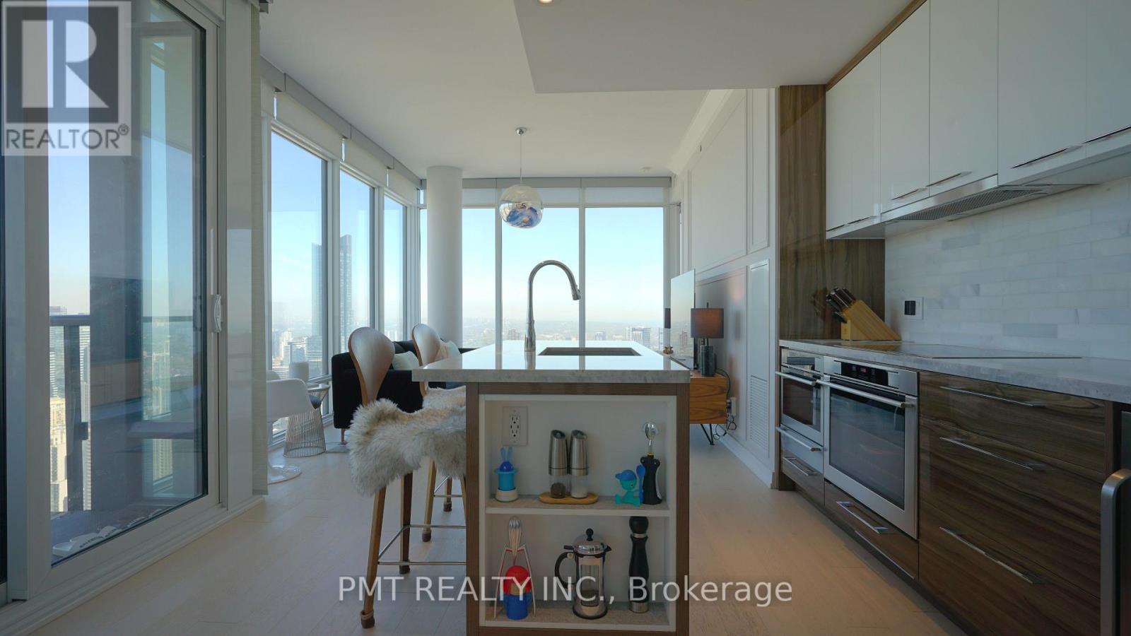 5102 - 488 University Avenue, Toronto, Ontario  M5G 0C1 - Photo 3 - C12732166