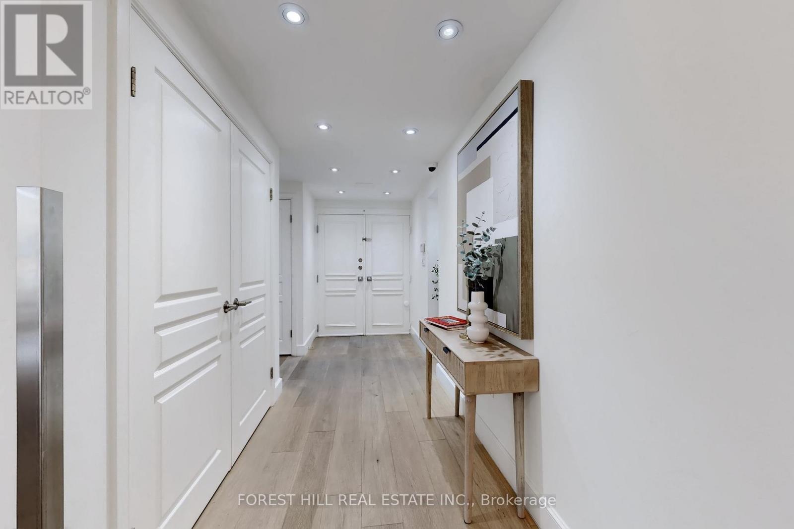 710 - 110 Bloor Street W, Toronto, Ontario  M5S 2W7 - Photo 3 - C12732190