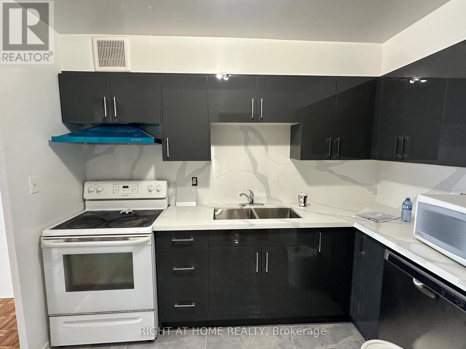 1403 - 20 Edgecliff Golfway, Toronto, Ontario  M3C 3A4 - Photo 16 - C12732228