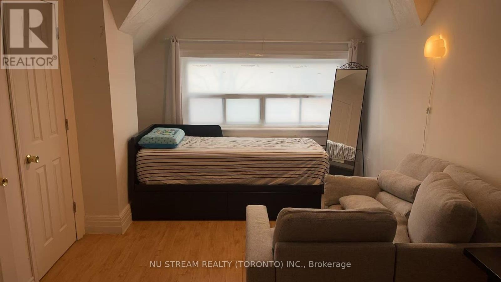 301 - 409 HURON STREET, Toronto, Ontario