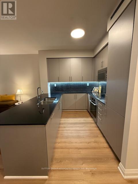 402 - 1 Bedford Road, Toronto, Ontario  M5R 2B5 - Photo 6 - C12732272