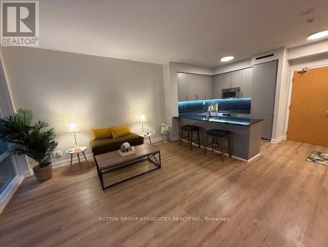 402 - 1 Bedford Road, Toronto, Ontario  M5R 2B5 - Photo 8 - C12732272