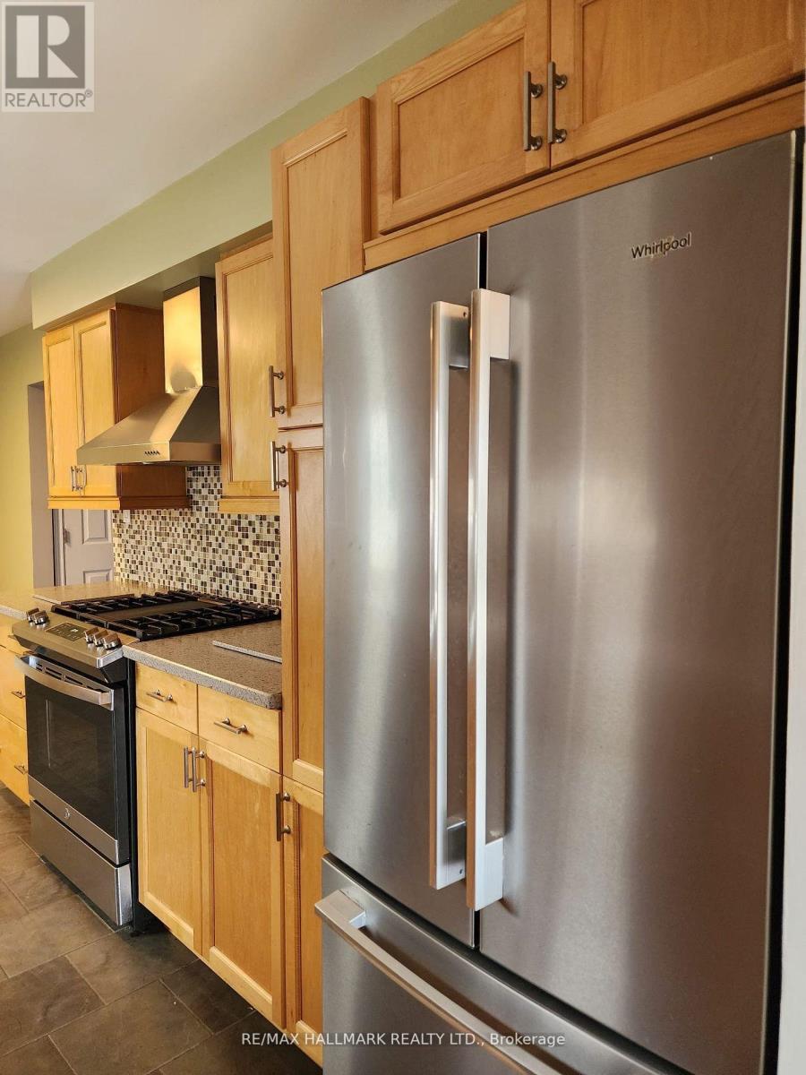 587 Bon Echo Drive, Oshawa, Ontario  L1J 6A3 - Photo 4 - E12732256