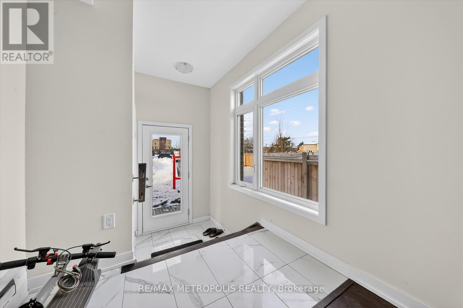 301 - 1865 Pickering Parkway, Pickering, Ontario  L1V 0H2 - Photo 4 - E12732314