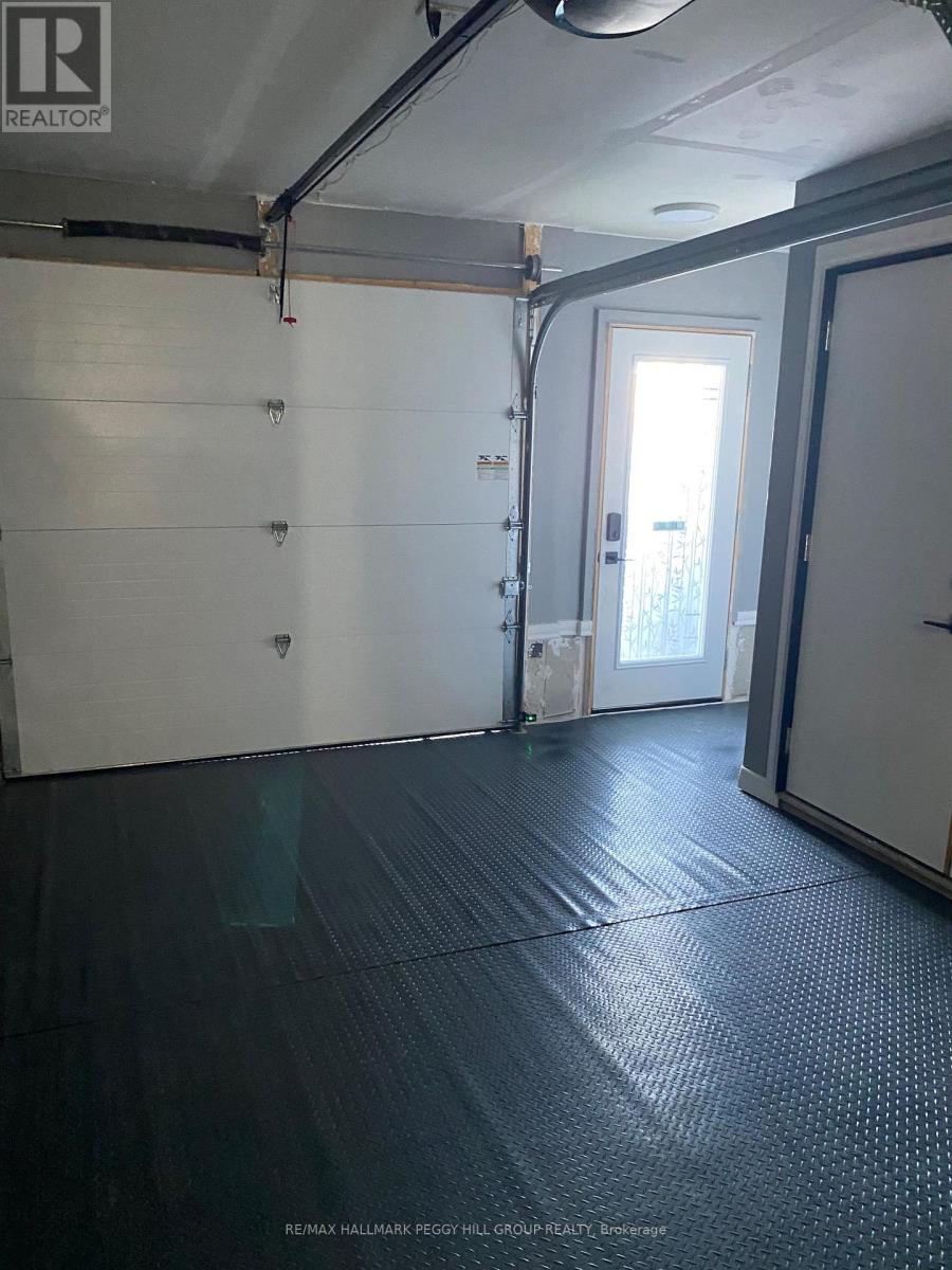 99 Fairlane Avenue, Barrie, Ontario  L9J 0M5 - Photo 13 - S12732308