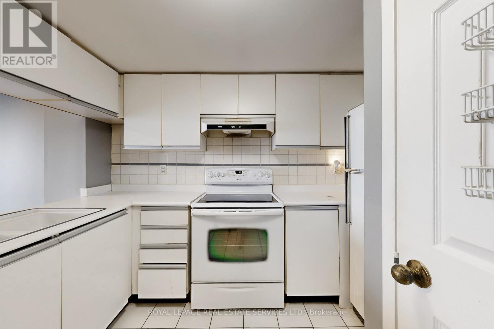 1705 - 298 Jarvis Street, Toronto, Ontario  M5B 2M4 - Photo 10 - C12720974