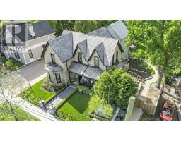 11 CATHERINE AVENUE, Aurora, Ontario
