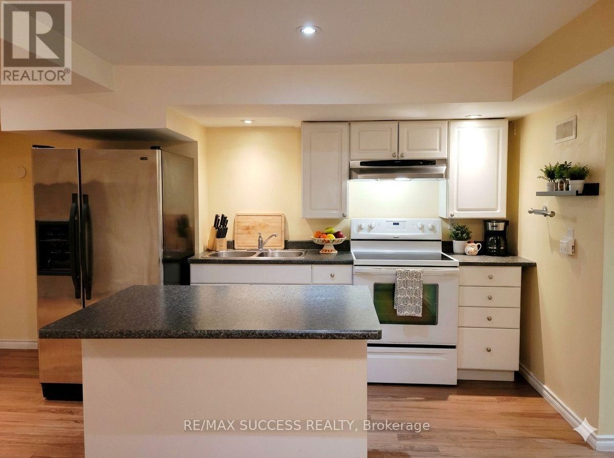 5854 Delle Donne Drive W, Mississauga, Ontario  L5M 6R8 - Photo 4 - W12732196