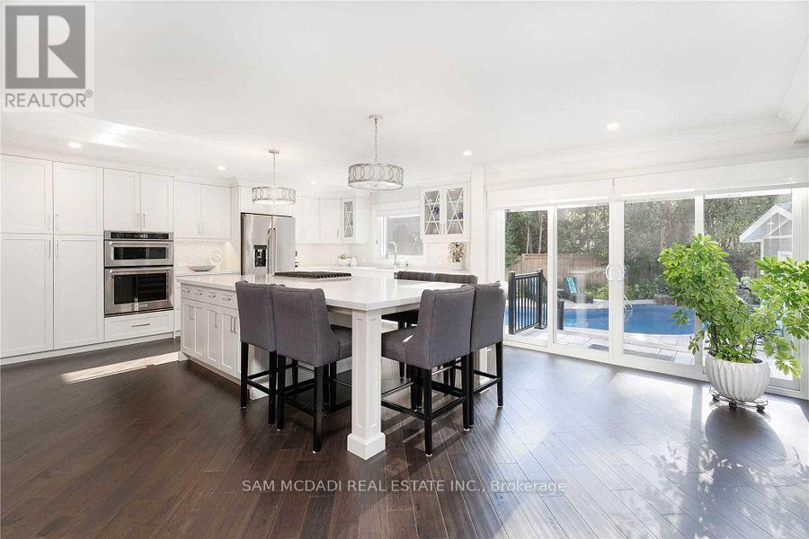 2064 Almira Court, Mississauga, Ontario  L5H 4A5 - Photo 10 - W12732206