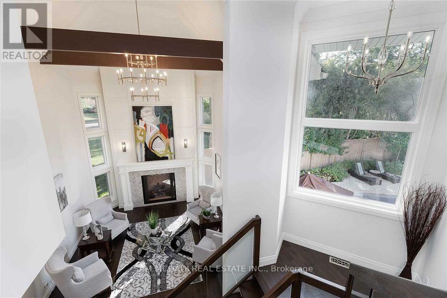 2064 Almira Court, Mississauga, Ontario  L5H 4A5 - Photo 16 - W12732206