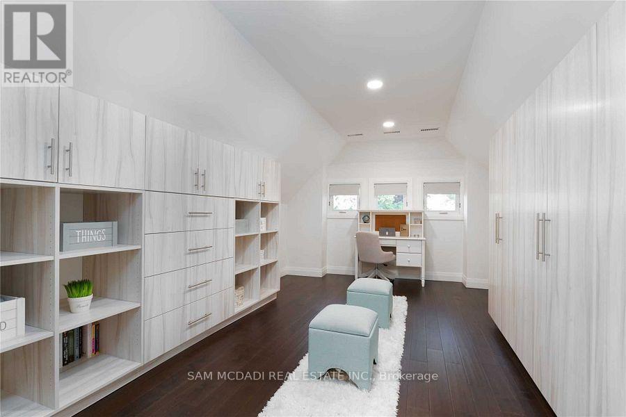 2064 Almira Court, Mississauga, Ontario  L5H 4A5 - Photo 21 - W12732206