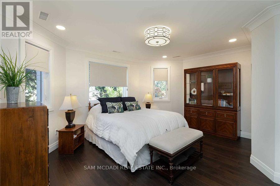 2064 Almira Court, Mississauga, Ontario  L5H 4A5 - Photo 23 - W12732206