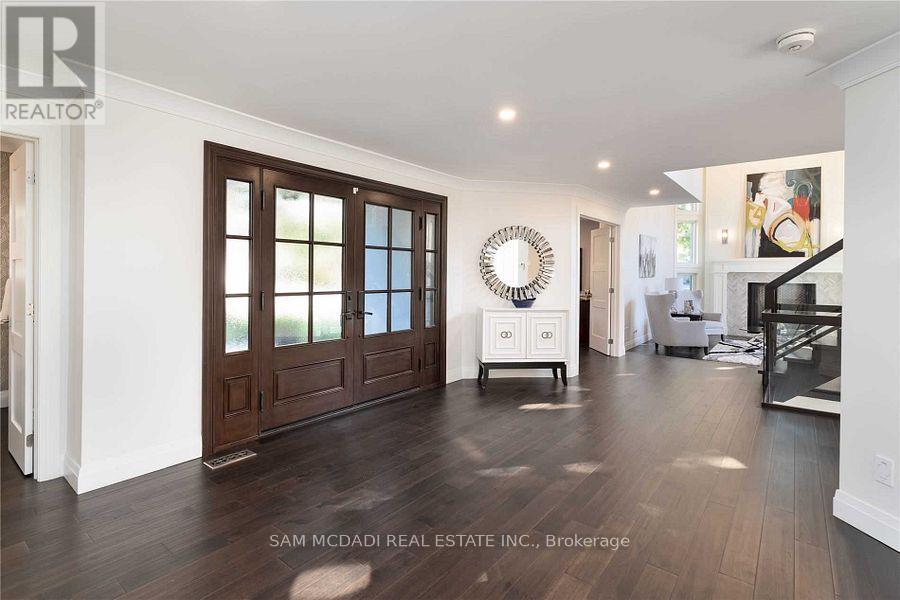 2064 Almira Court, Mississauga, Ontario  L5H 4A5 - Photo 6 - W12732206