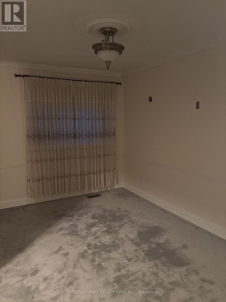 2 Tynevale Drive, Toronto, Ontario  M9R 2B4 - Photo 13 - W12732220