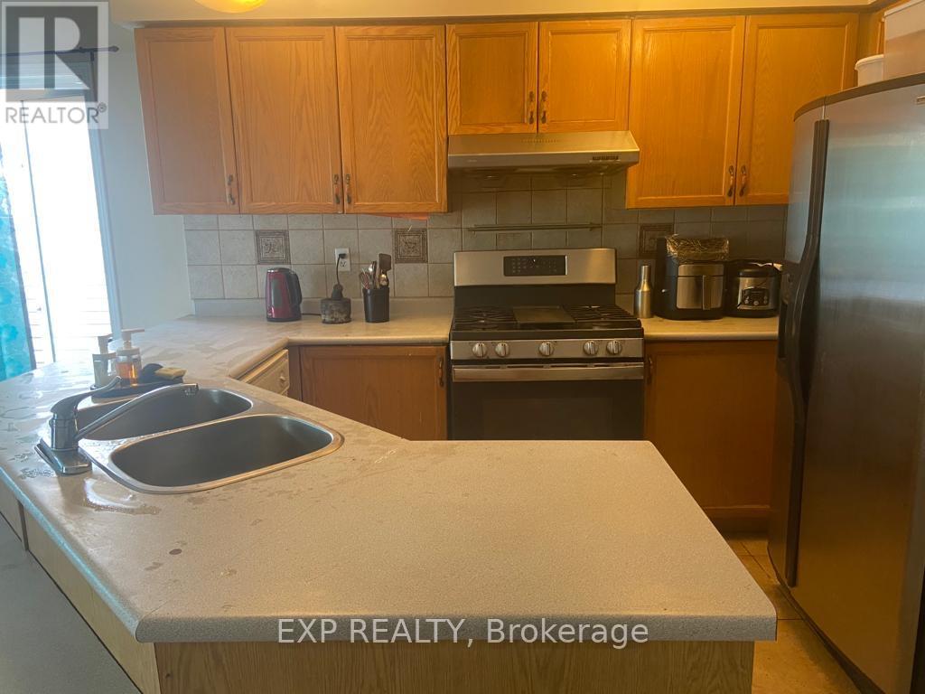 40 Yellow Brick Road, Brampton, Ontario  L6V 4K9 - Photo 9 - W12732226