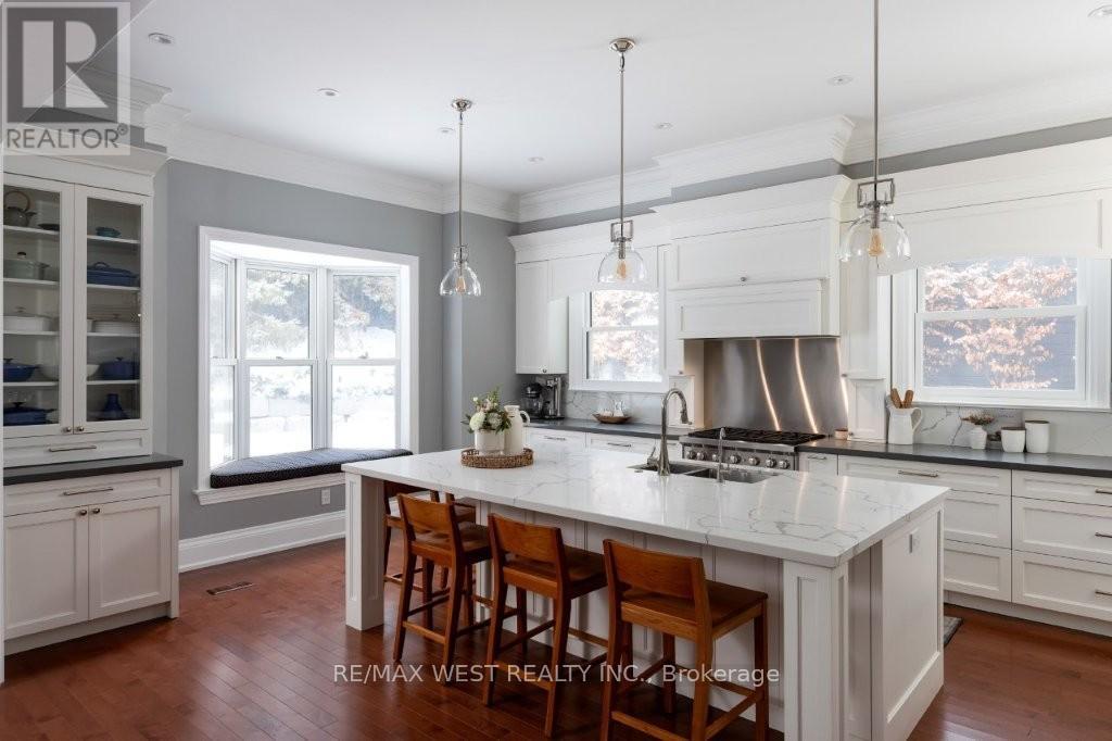 36 Sir Williams Lane, Toronto, Ontario  M9A 1V1 - Photo 14 - W12732292