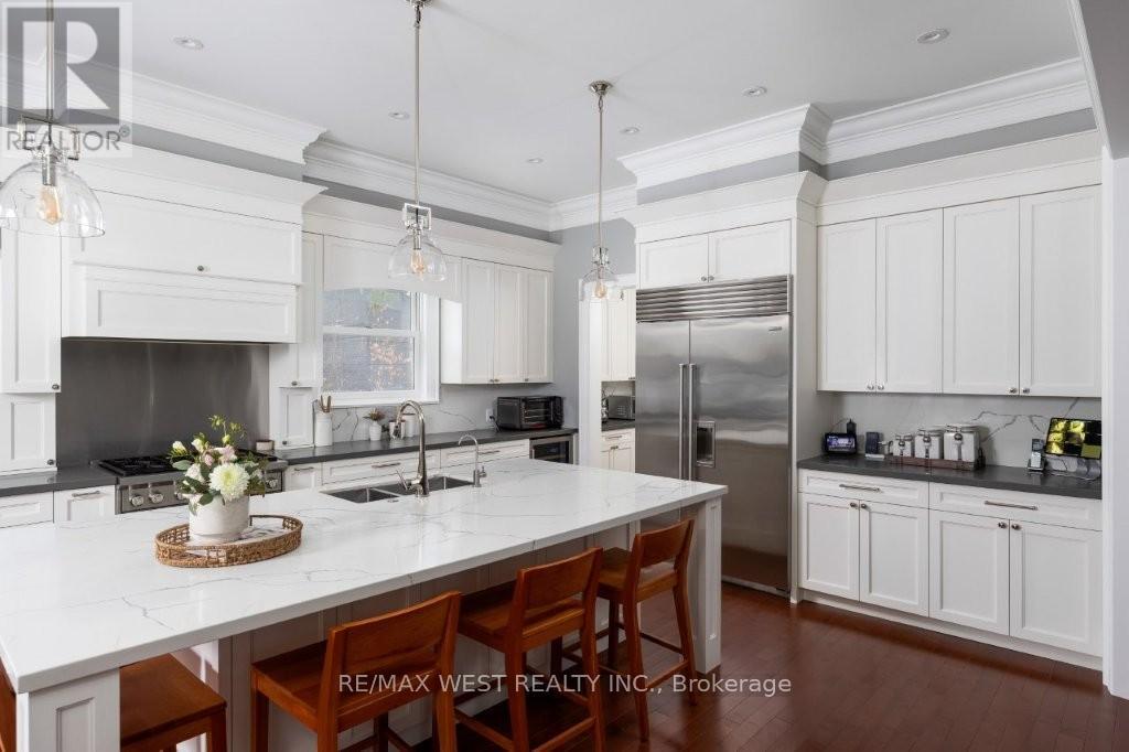 36 Sir Williams Lane, Toronto, Ontario  M9A 1V1 - Photo 15 - W12732292