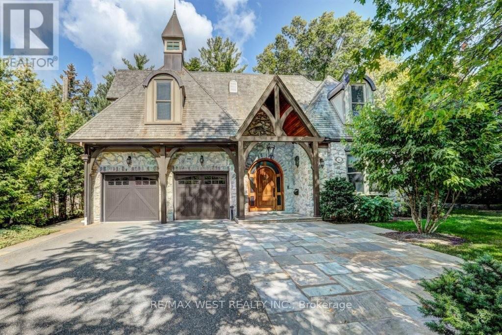 36 Sir Williams Lane, Toronto, Ontario  M9A 1V1 - Photo 2 - W12732292