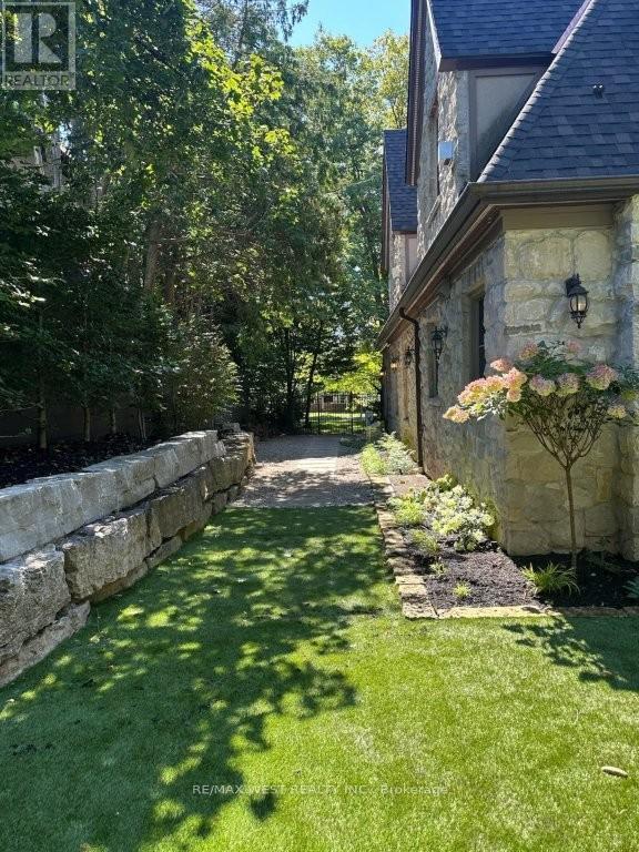 36 Sir Williams Lane, Toronto, Ontario  M9A 1V1 - Photo 44 - W12732292