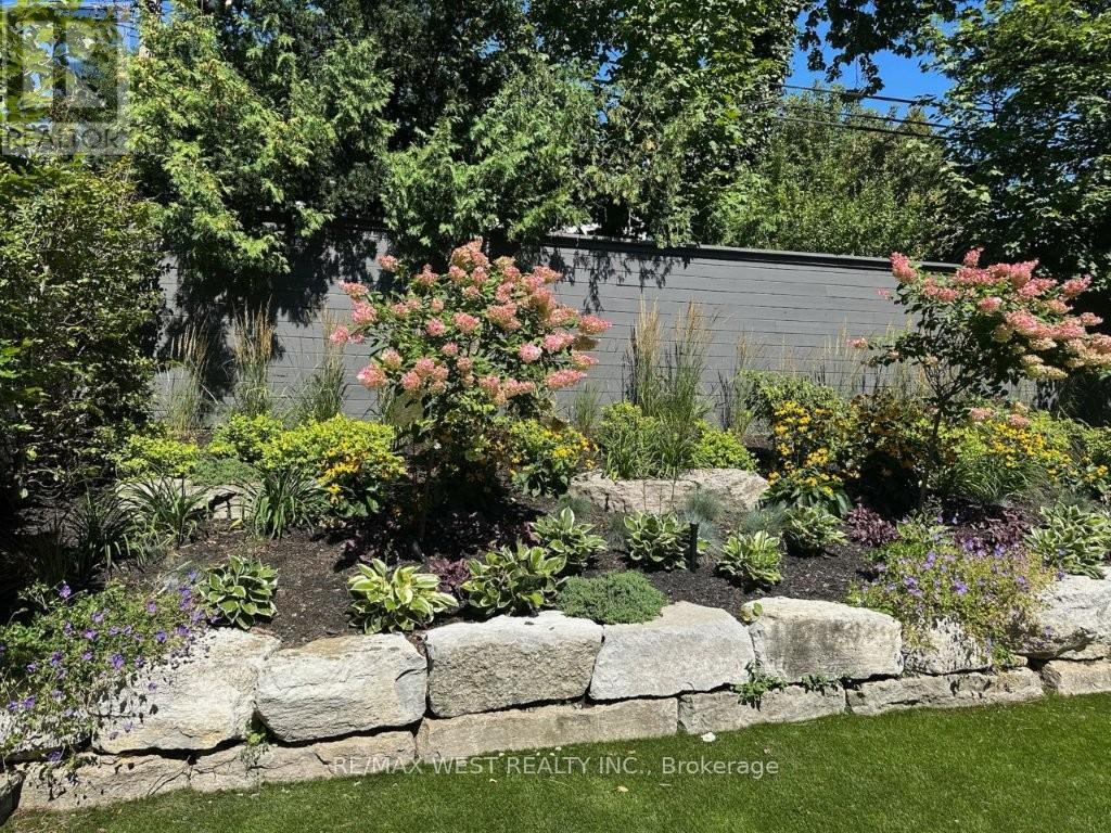 36 Sir Williams Lane, Toronto, Ontario  M9A 1V1 - Photo 46 - W12732292