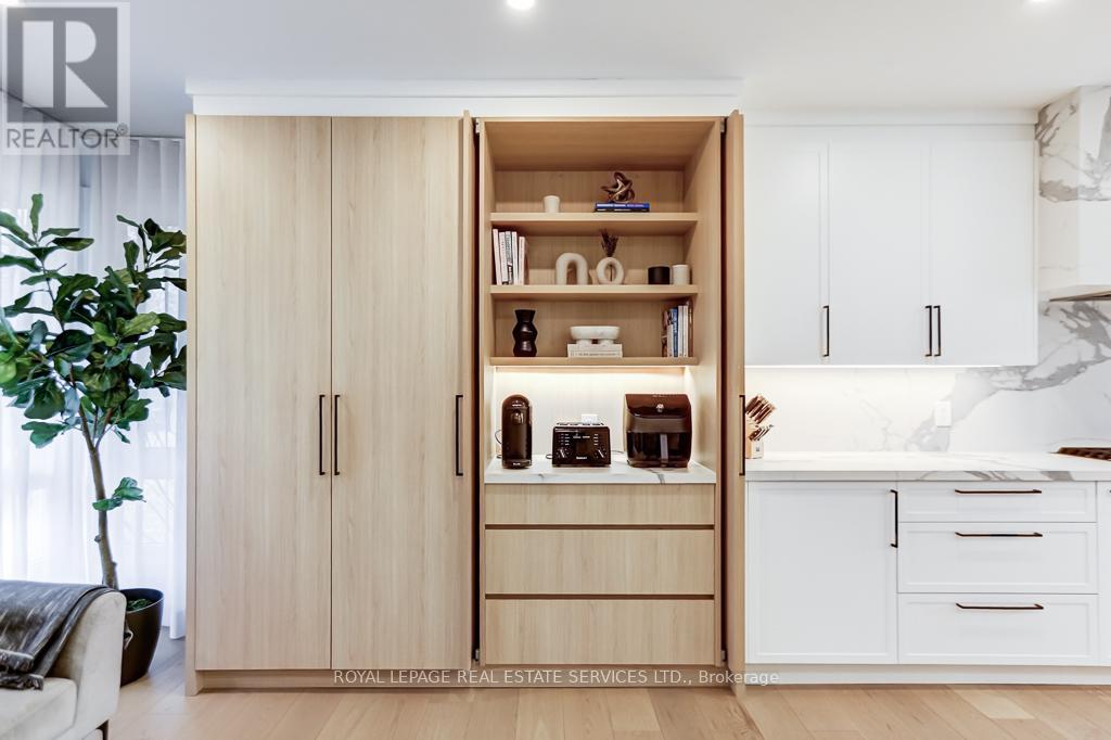 8 Birchcroft Road, Toronto, Ontario  M9A 2L2 - Photo 13 - W12732306