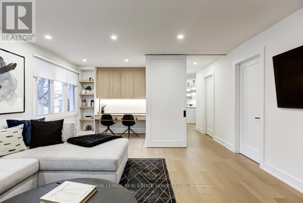 8 Birchcroft Road, Toronto, Ontario  M9A 2L2 - Photo 17 - W12732306