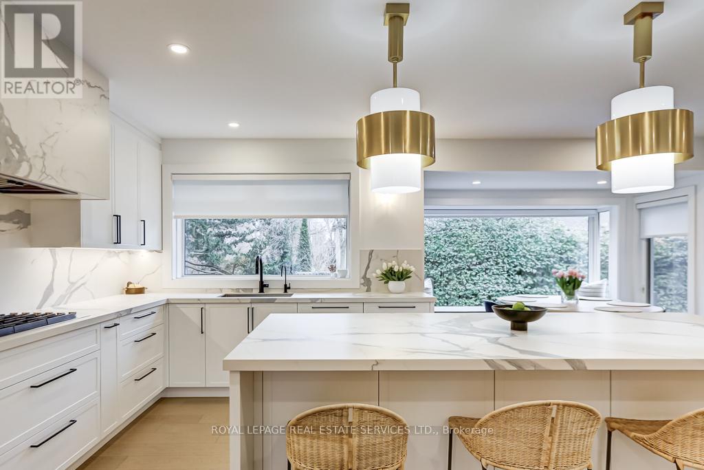 8 Birchcroft Road, Toronto, Ontario  M9A 2L2 - Photo 2 - W12732306