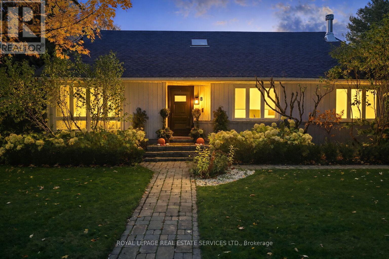 8 Birchcroft Road, Toronto, Ontario  M9A 2L2 - Photo 3 - W12732306