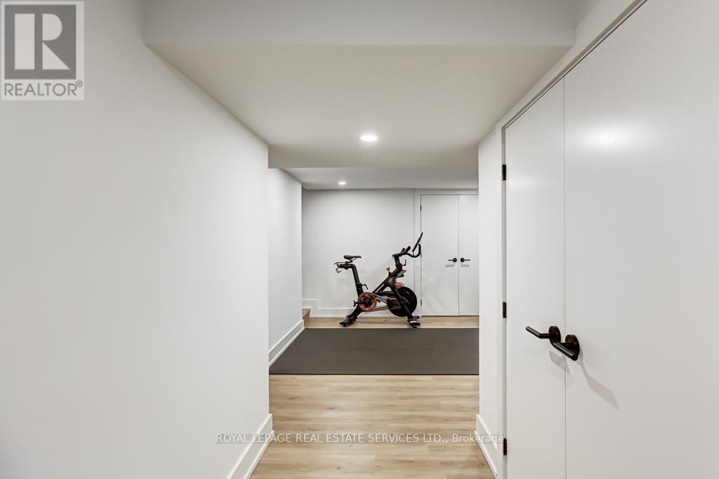 8 Birchcroft Road, Toronto, Ontario  M9A 2L2 - Photo 34 - W12732306