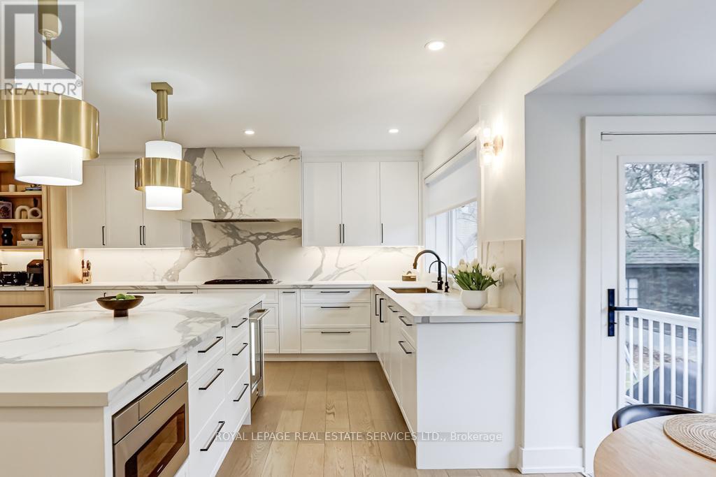 8 Birchcroft Road, Toronto, Ontario  M9A 2L2 - Photo 8 - W12732306