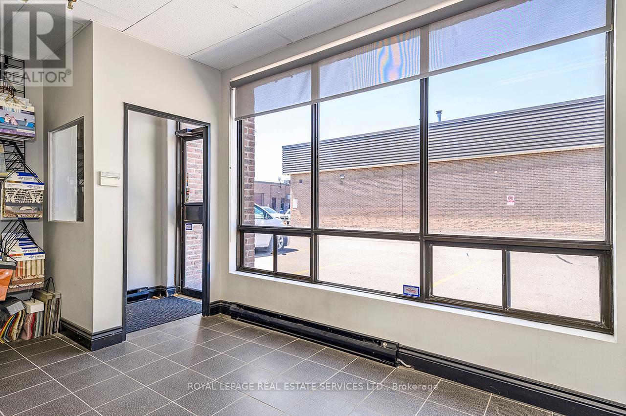 17 - 7171 Torbram Road, Mississauga, Ontario  L4T 3W4 - Photo 2 - W12732318