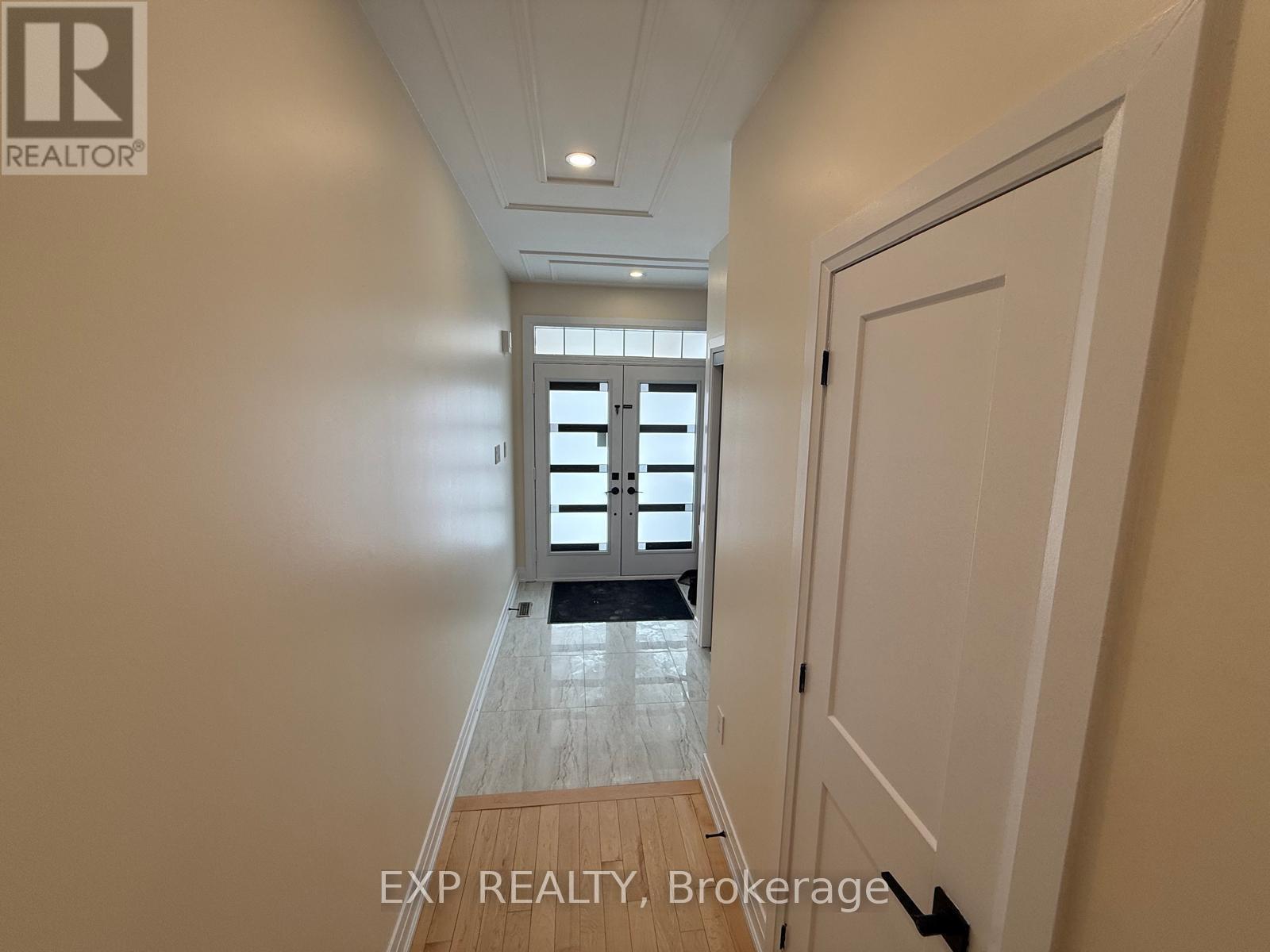 14 Portrush Trail, Brampton, Ontario  L6X 0R3 - Photo 5 - W12732342