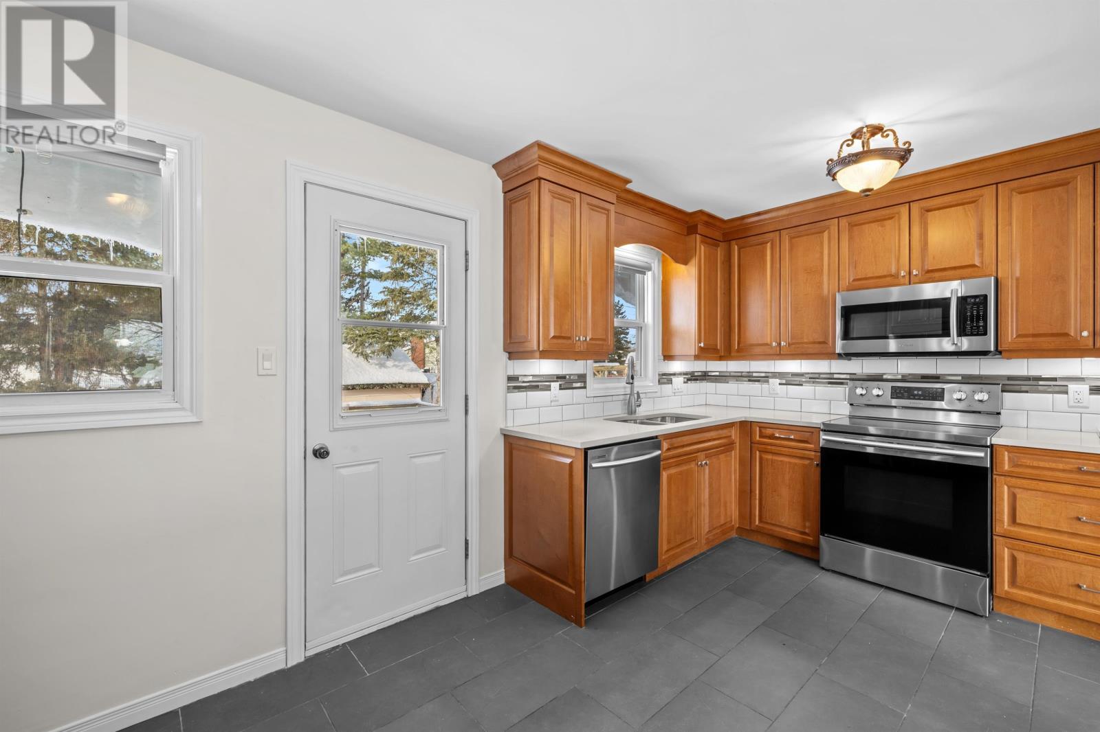 58 Westcomb Crescent, Hillsboro, Prince Edward Island C1C 1B8 - Photo 10 - 202601550