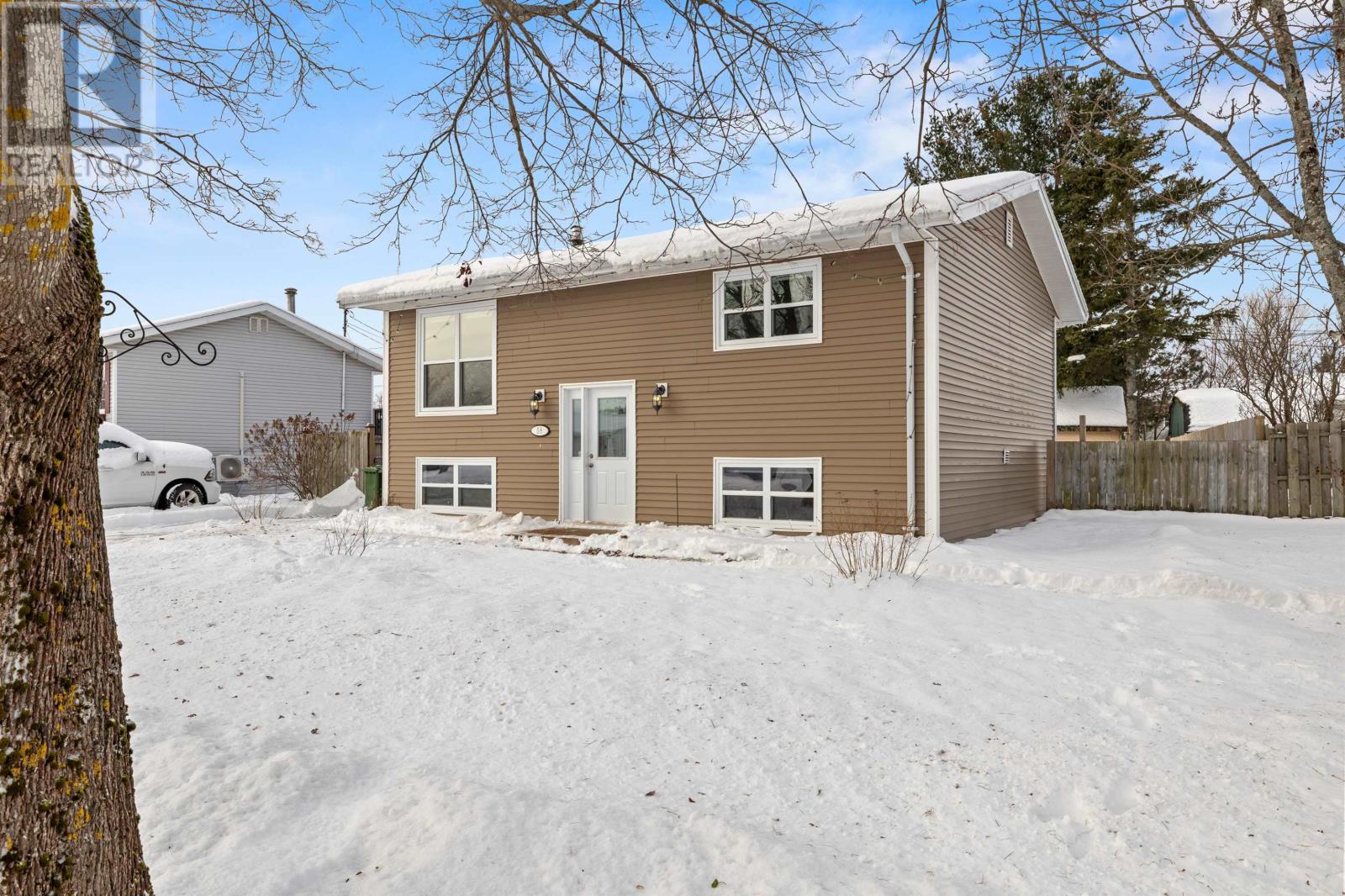 58 Westcomb Crescent, Hillsboro, Prince Edward Island C1C 1B8 - Photo 2 - 202601550